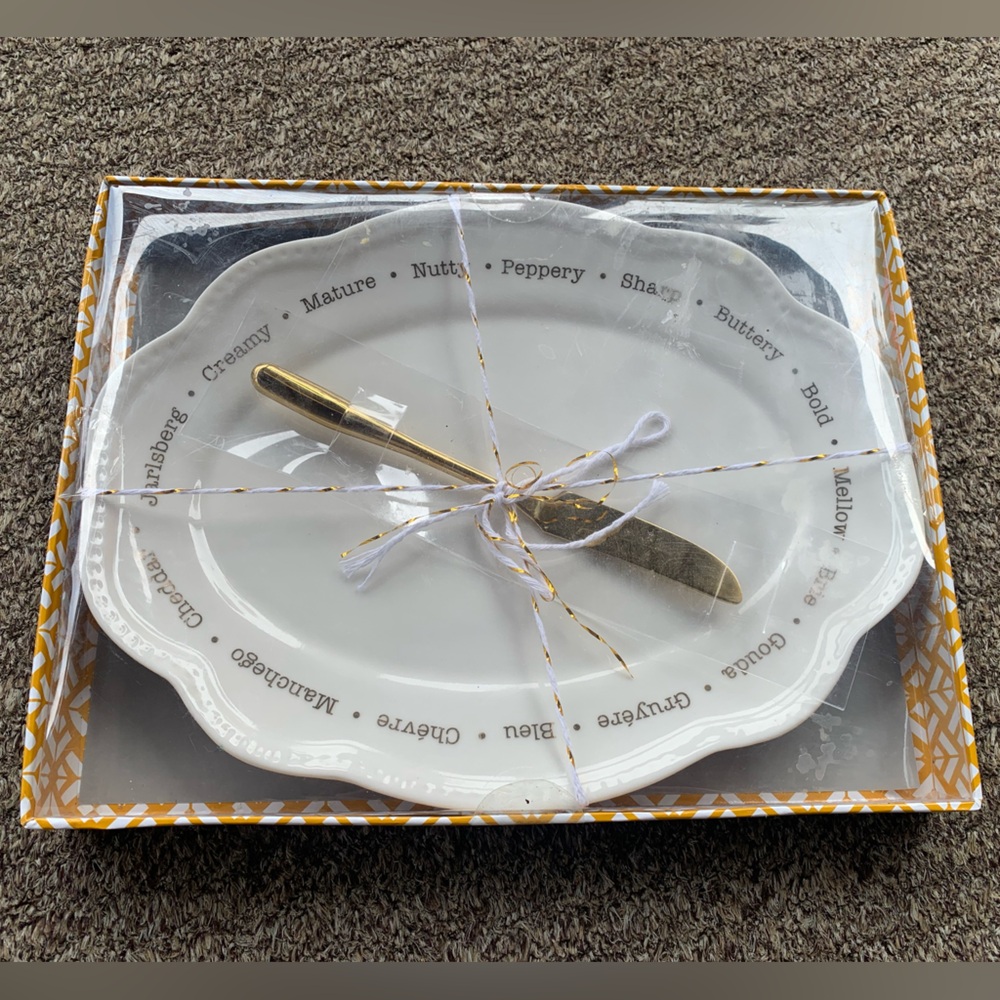 White Ceramic Cheese Serving Platter with Gold Spreader NWT UNOPENED